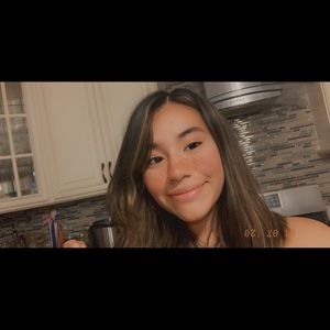 Meet your Posher, Cynthia